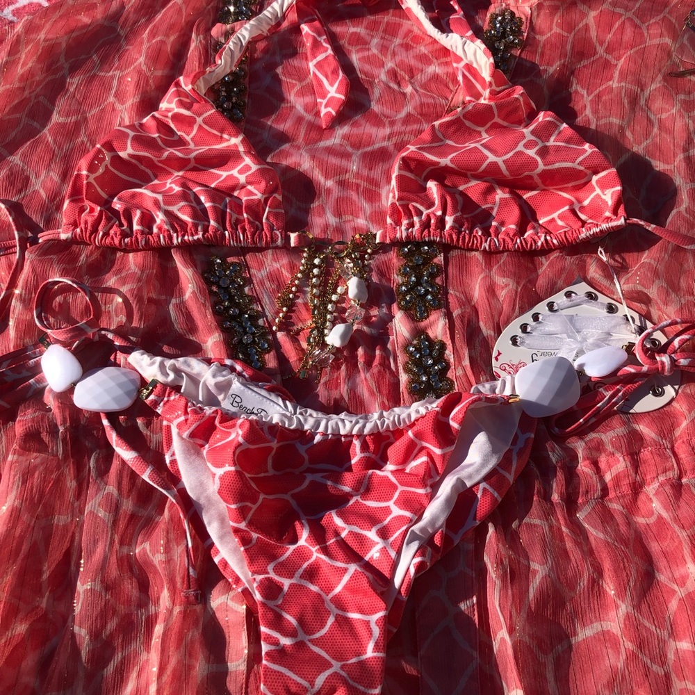 NWT beach bunny bikini 👙 giraffe 🦒 glitter in the air size M set